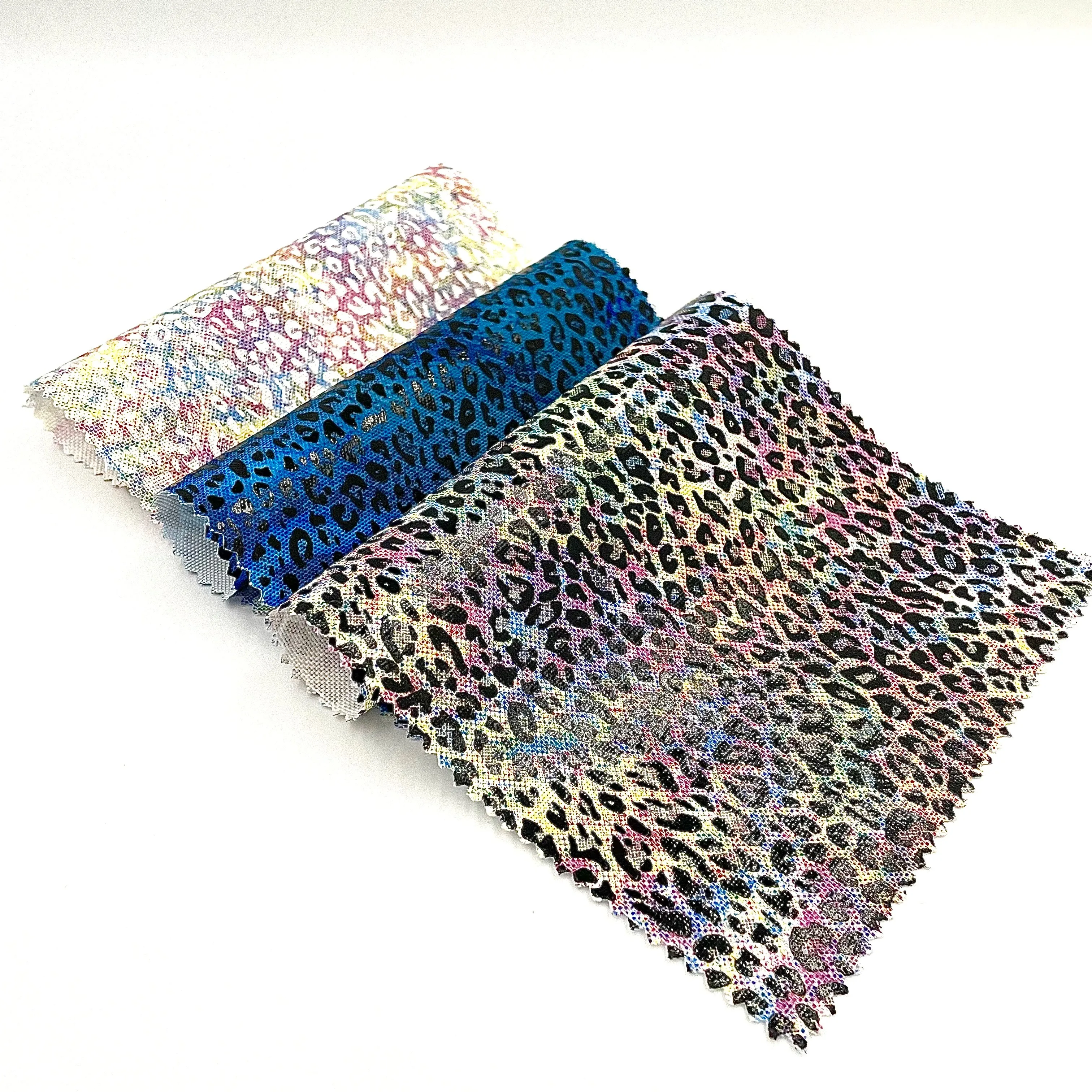 EPO High Quality 600D 100% Polyester with Glossy Laser Film Transferred Leopard Print for Luggage