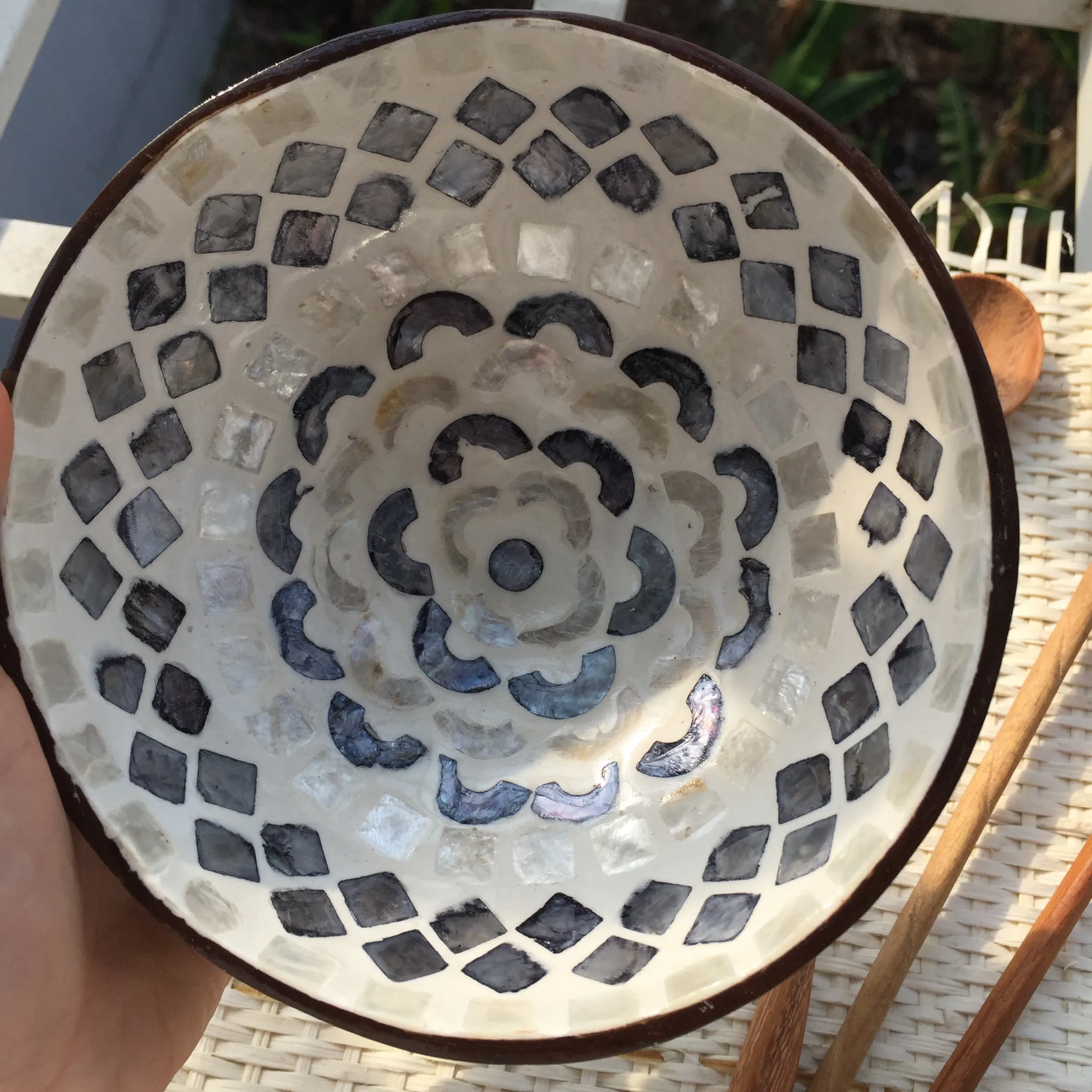 Lacquer bowl for family with decor spoon wooden spoon/ Coconut Shell bowl Wooden Bowl for family (Kaylin: WS +84817092069)