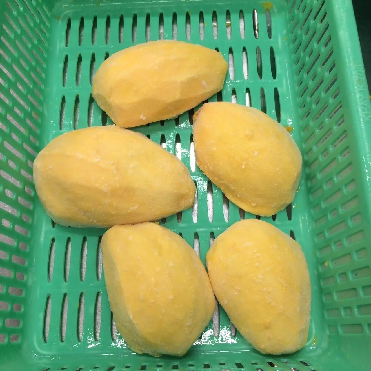 BEST QUALITY FROZEN MANGO IN SEASON -COMPETITIVE PRICE