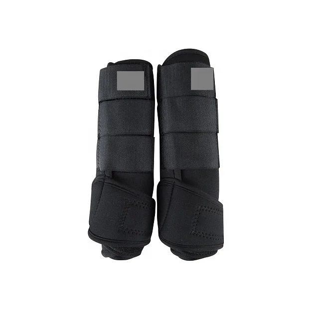 Блестящие ботинки для лошадей.