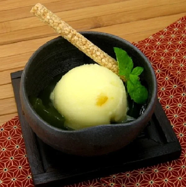 Japanese Icecream Refreshing Dairy Products Frozen Box (FI004) Lotte Yuzu Sorbet Ice Cream with 2LITRES / TUB