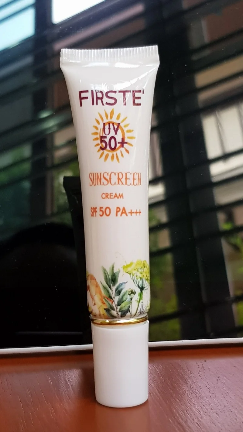 Оптовая продажа низкая цена натуральный травяной солнцезащитный крем с SPF 50 Па +++ из Таиланда