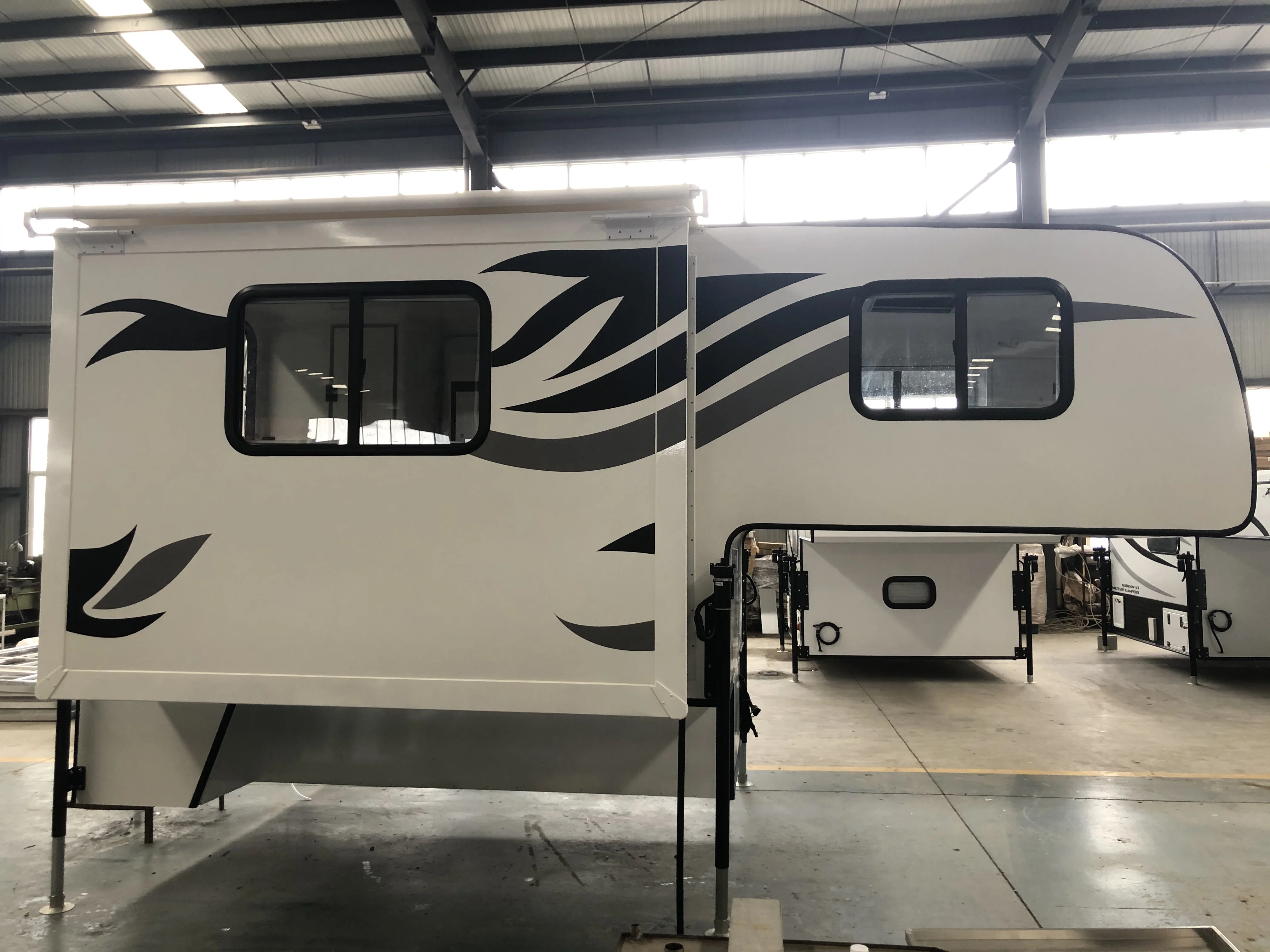 comfortable space prefab Multifunction high-end pickup truck camper slide on