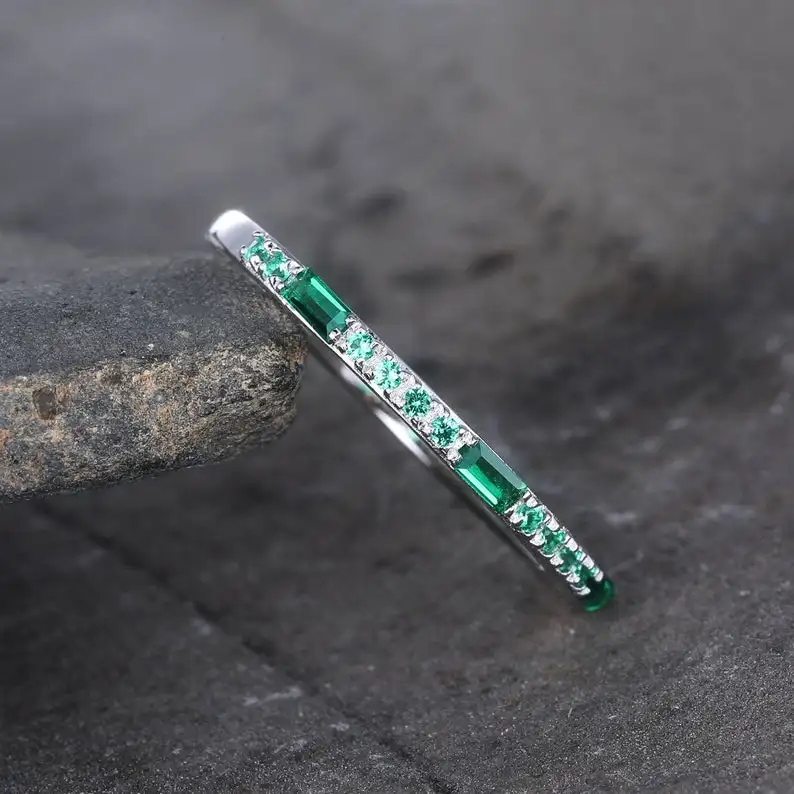 925 стерлингового серебра Половина Вечность Изумрудный обручальное кольцо Багет Форма обещание возможно на день рождения юбилей