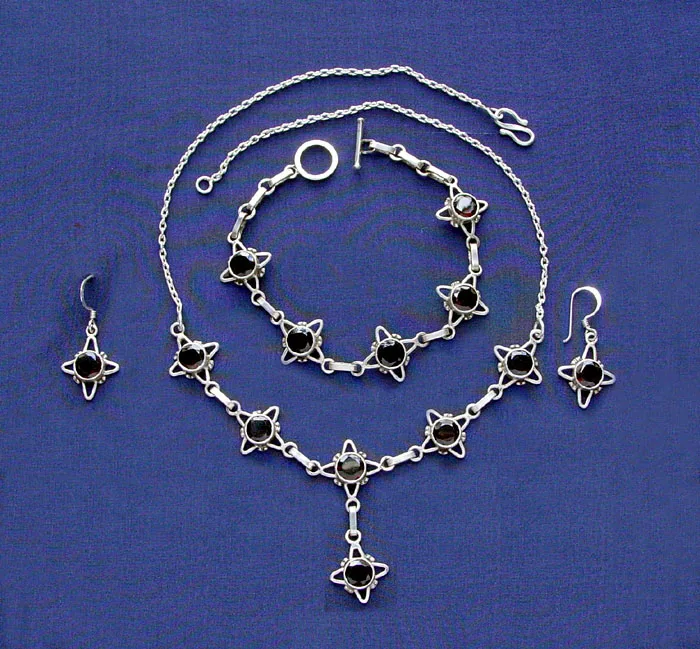 Classically Styled Chunky Silver Jewelry Set for Anniversary Celebrations