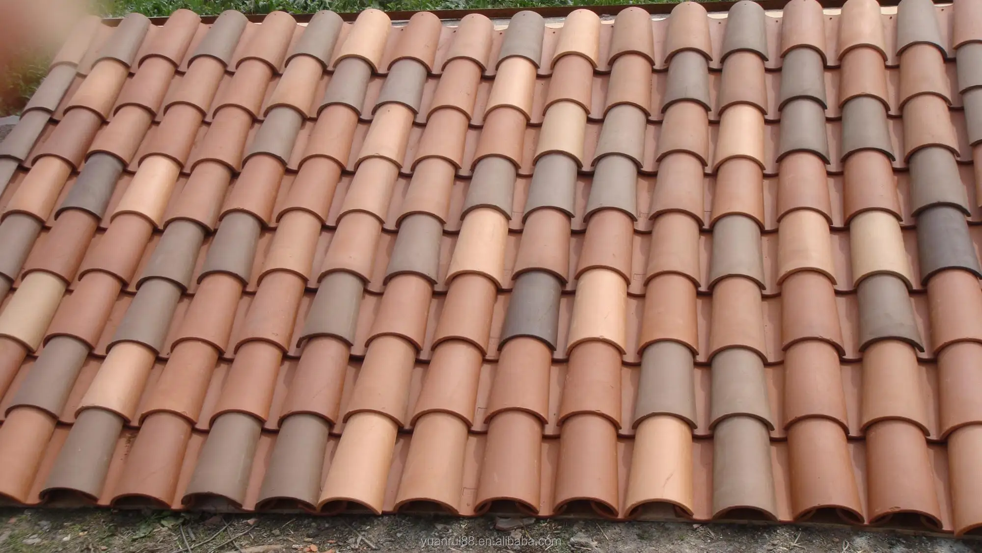 High Quantity Classic 370*180*140mm Spanish Clay Roof Tiles  Price