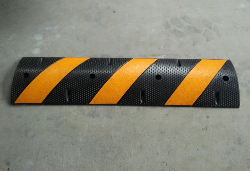 High visibility Plastic Speed Hump portable rubber speed bump For Safety