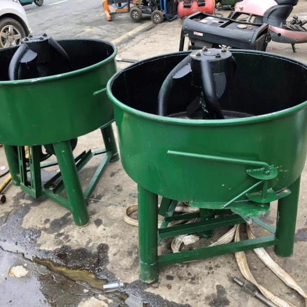 Mixing machine for epdm granules/ SBR granules/rubber granules and pu binder for playground, running track installation