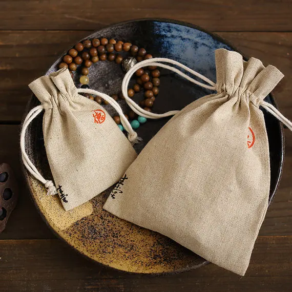 
Оптовая продажа, маленькие джутовые мешочки на шнурке, Льняная сумка на шнурке, модная сумка для подарка 