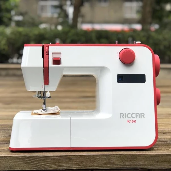 
 Высококачественная бытовая швейная машина K10K, сделано в Тайване, розового цвета  