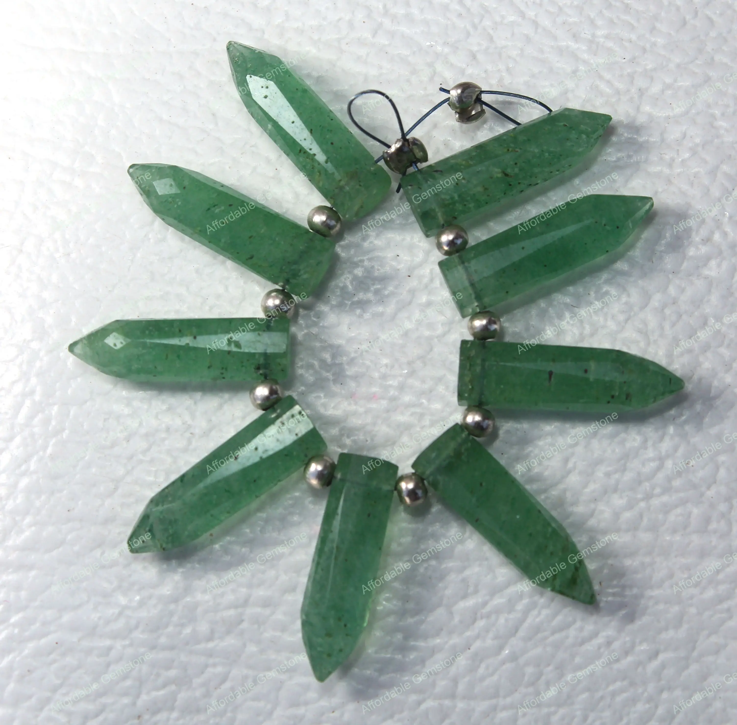 Натуральный зеленый карандаш в форме клубники, граненые драгоценные камни, ювелирные изделия, драгоценный камень, полированные камни, размер 6x20 мм