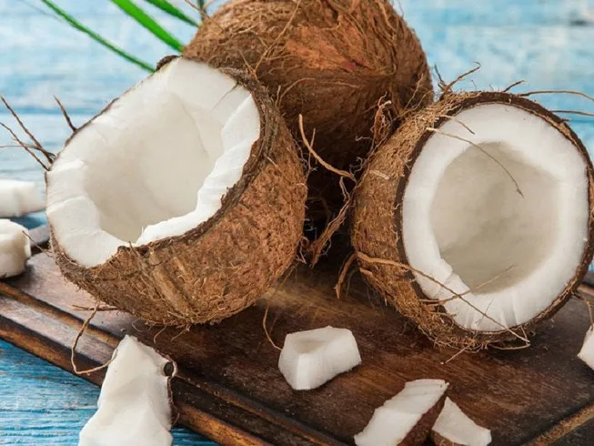 Wholesale Vietnamese  good quality 100% Matured Dried SEMI HUSKED COCONUT