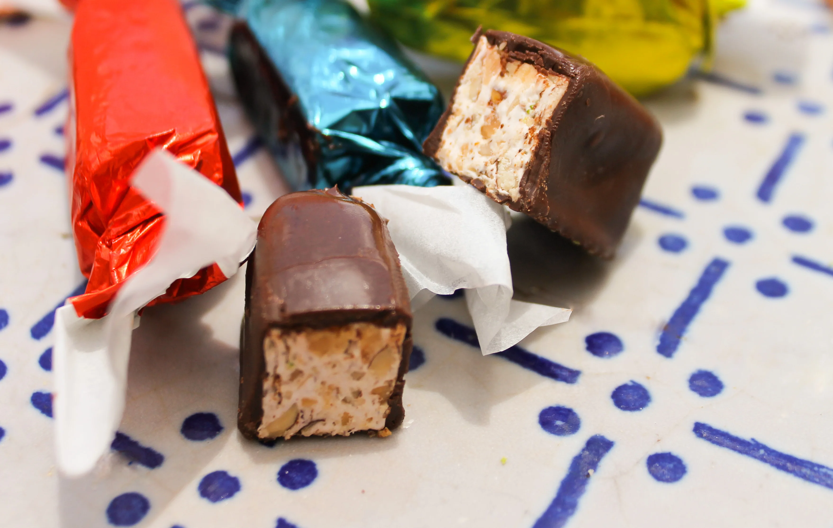 Italian Traditional Product Torroncini  Morbidi  Nougat - Almonds and honey based soft sweet chocolate covered 280gr