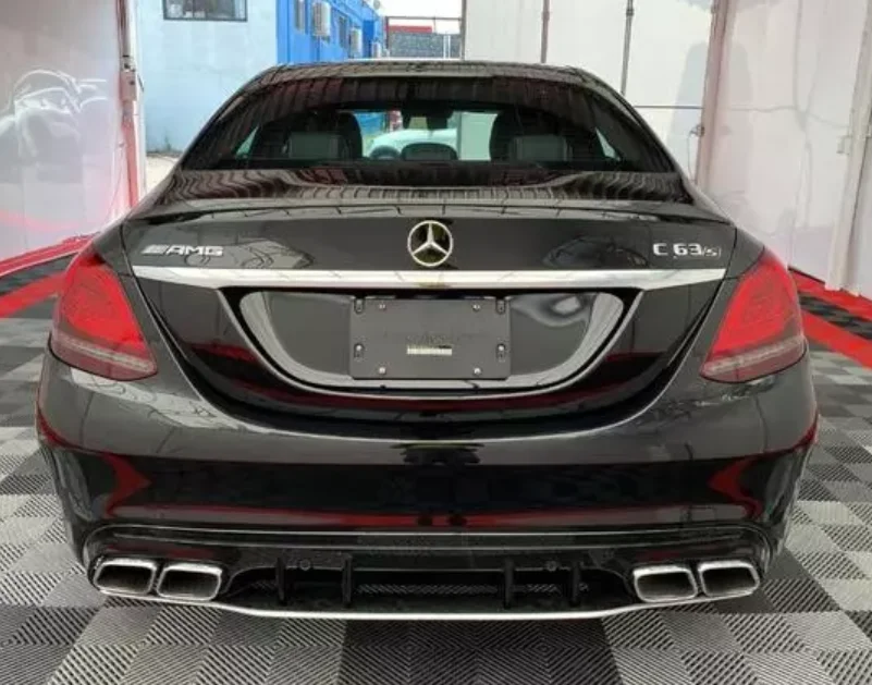 LHD 2021 Mer ce des-Be nz AMG C 63 S