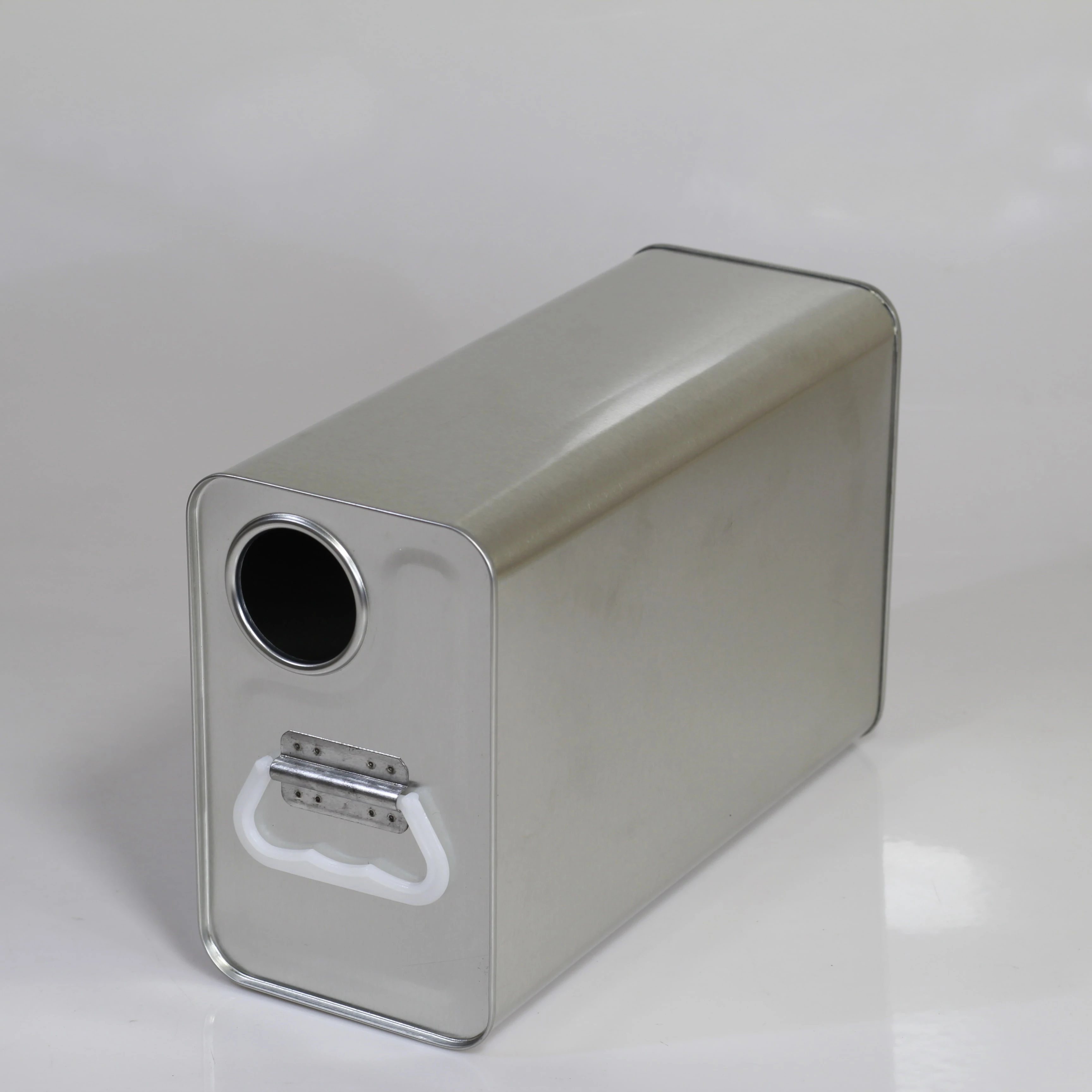 Top quality 4 liter square tin can for Lubricants, Paint, Gasoline, Chemicals from Vietnam