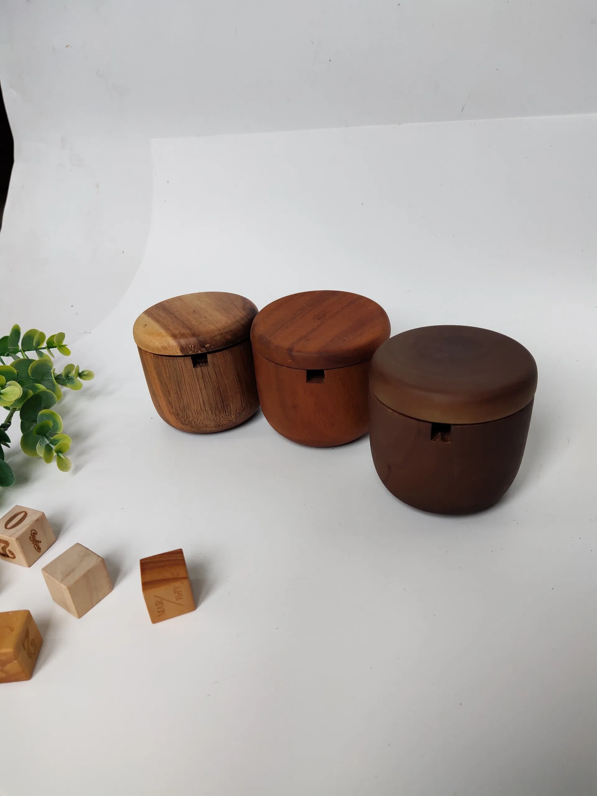 Wooden Acacia Wood Salt Box Round Wooden Salt Keeper Spice Jars Set Cheap Price