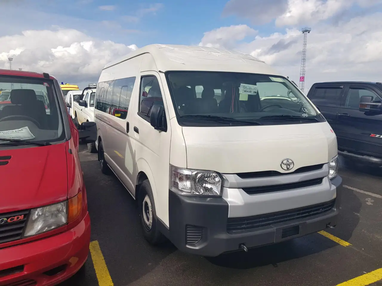 Used Low Miles 2015/2019 16 Seater Toyota Hiace Bus Flat Roof