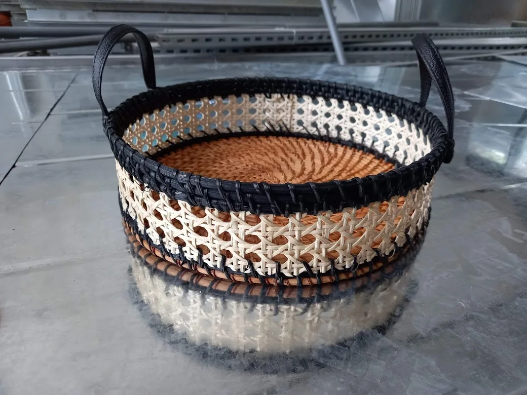 Handmade Round Rattan Tray Wicker Tray With Handles For Fruit Breakfast Eco-friendly Handicraft Items +84947900124