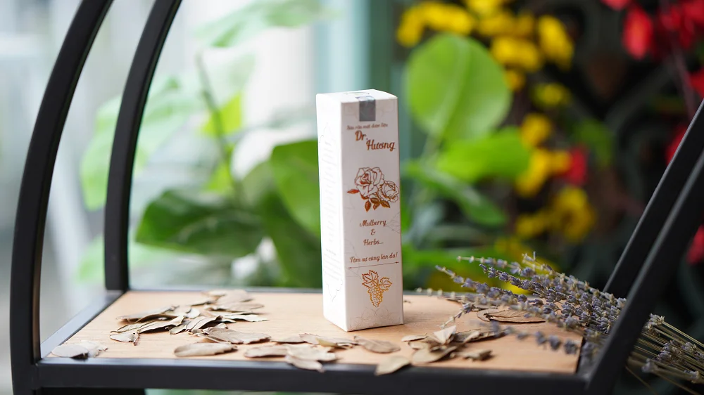 2021 г., Собственная марка, низкий минимальный заказ, очищающее средство Dr.Huong, Отбеливающее средство для лица против акне, пена для очистки лица для женщин и мужчин