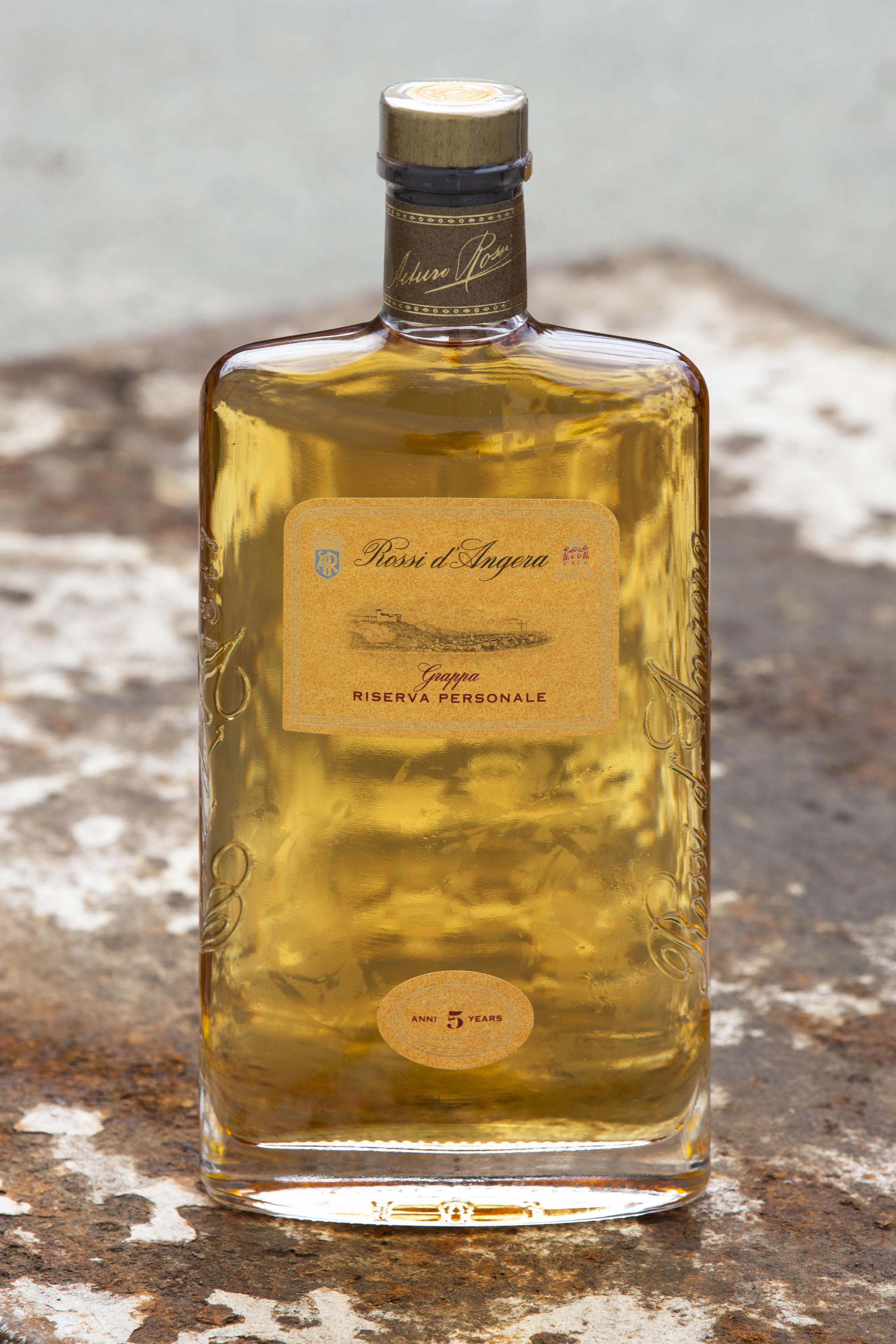 Premium quality Italian spirit Grappa riserva 42vol 70cl alcoholic beverage