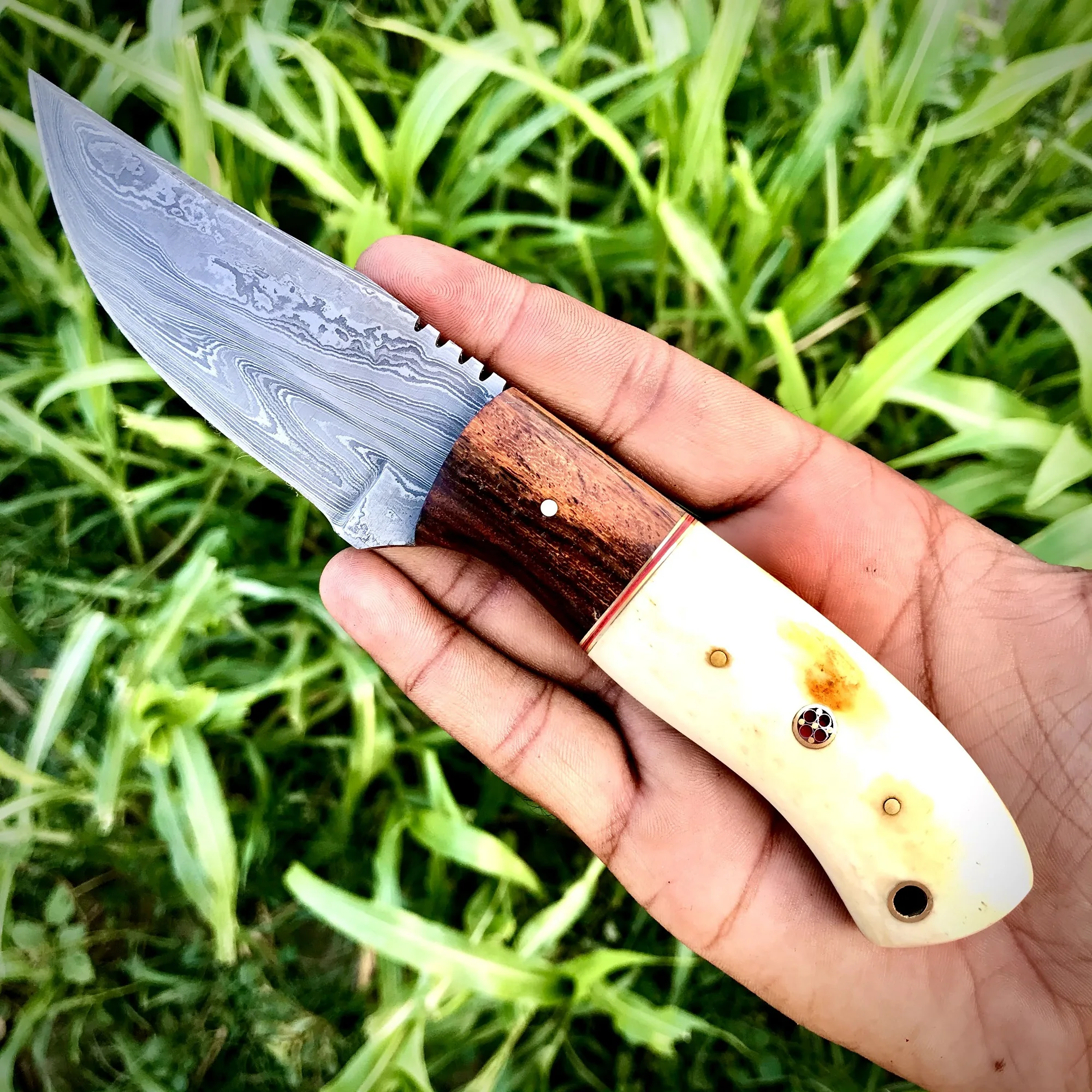 
Custom Handmade Damascus Steel Hunting Knife Fixed Blade Razor Sharp Whole Sale Outdoor knife 