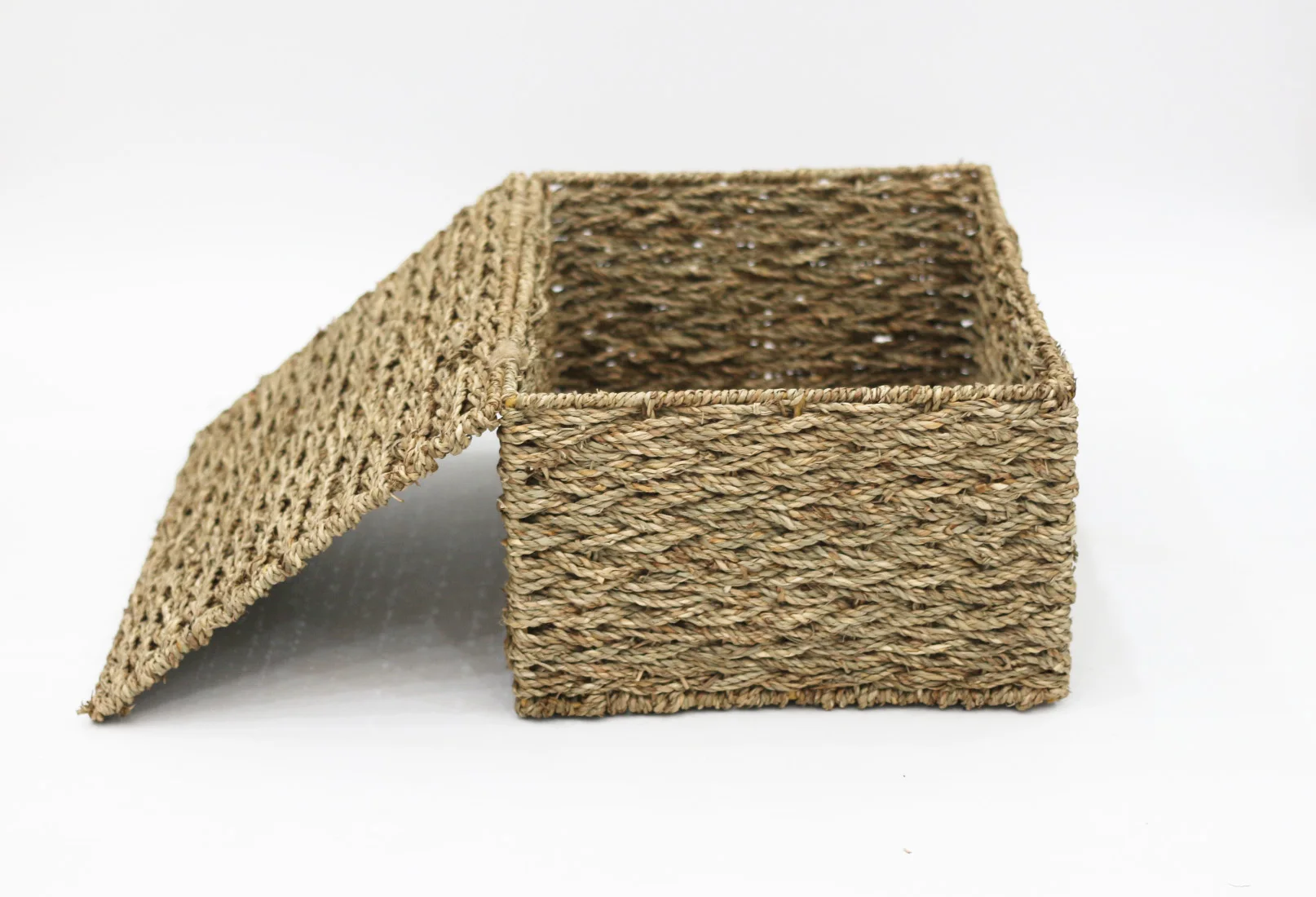 Woven straw wicker seagrass storage basket with lids as grocery basket box