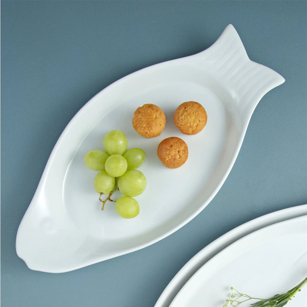 OEM Unique Fish Shape Ceramic Plate  with various sizes and customized logo wholesale for Hotel and Restaurants
