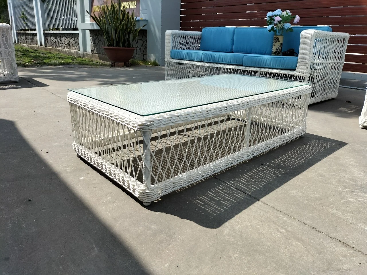 Уличный Плетеный ротанговый Простой Уникальный диван для отдыха белый оптовая продажа сделано во