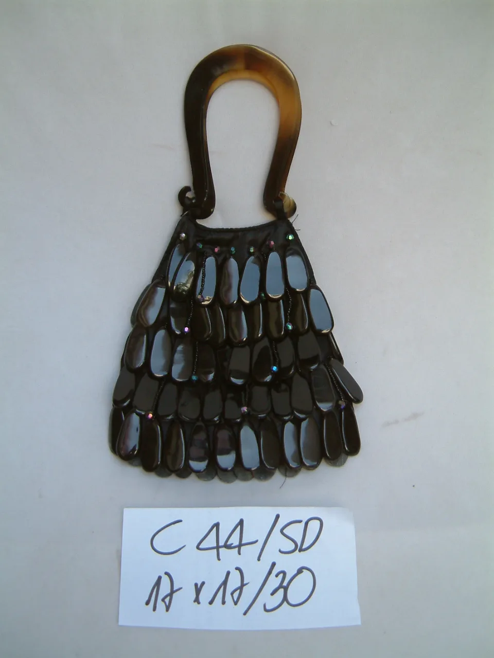 
Shell handbag with many designs 