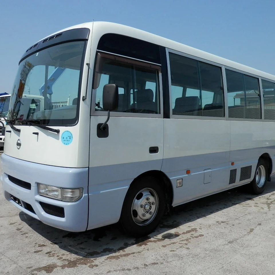 2018 Nis san Minibus