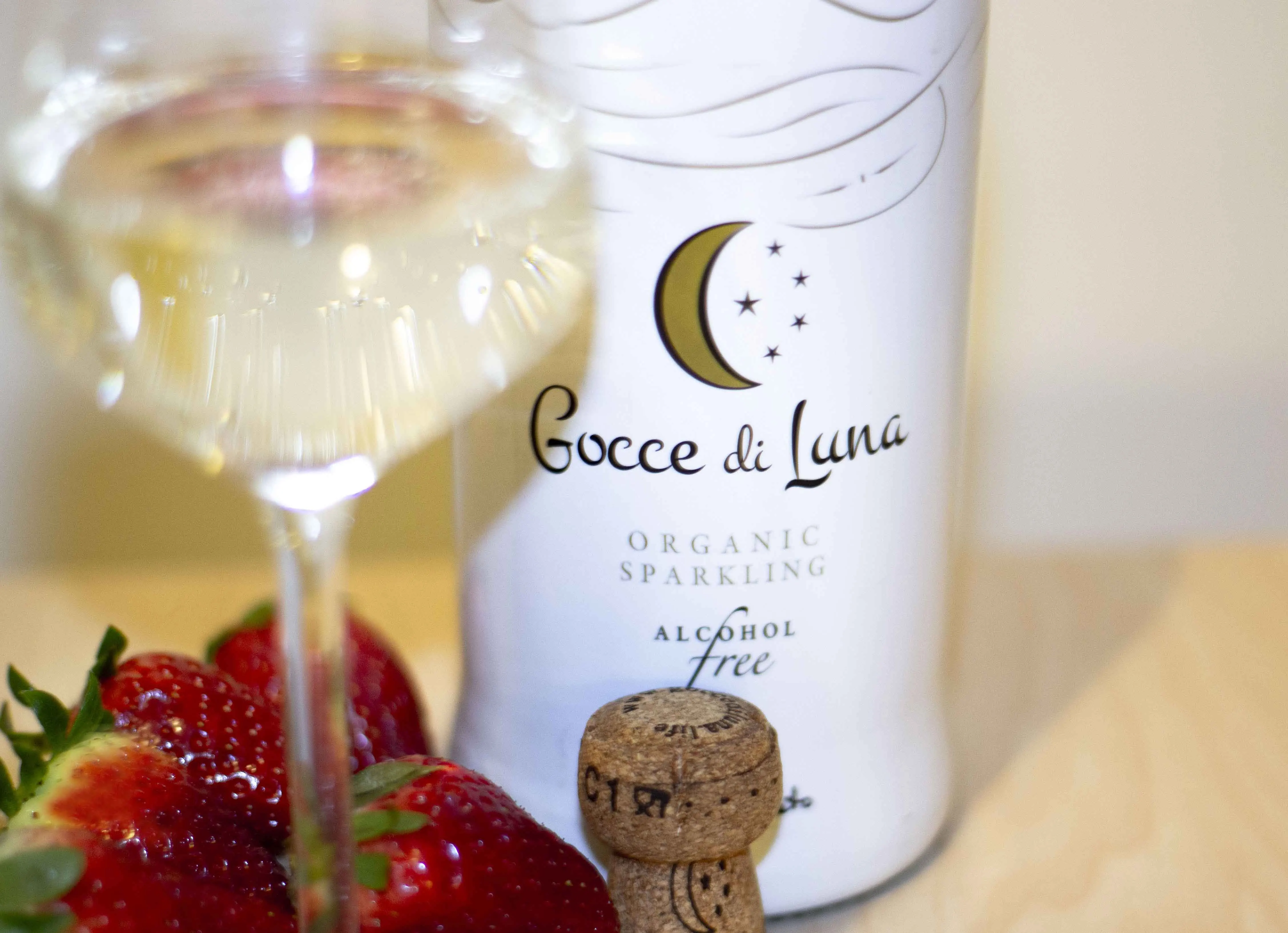 Органическое игристое вино без спирта-Gocce di Luna