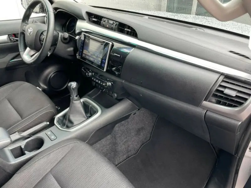 Довольно б/у Toyota Hilux 4x4 дизельная двойная кабина LHD /RHD ручная и автоматическая коробка передач 2018 2017 2019