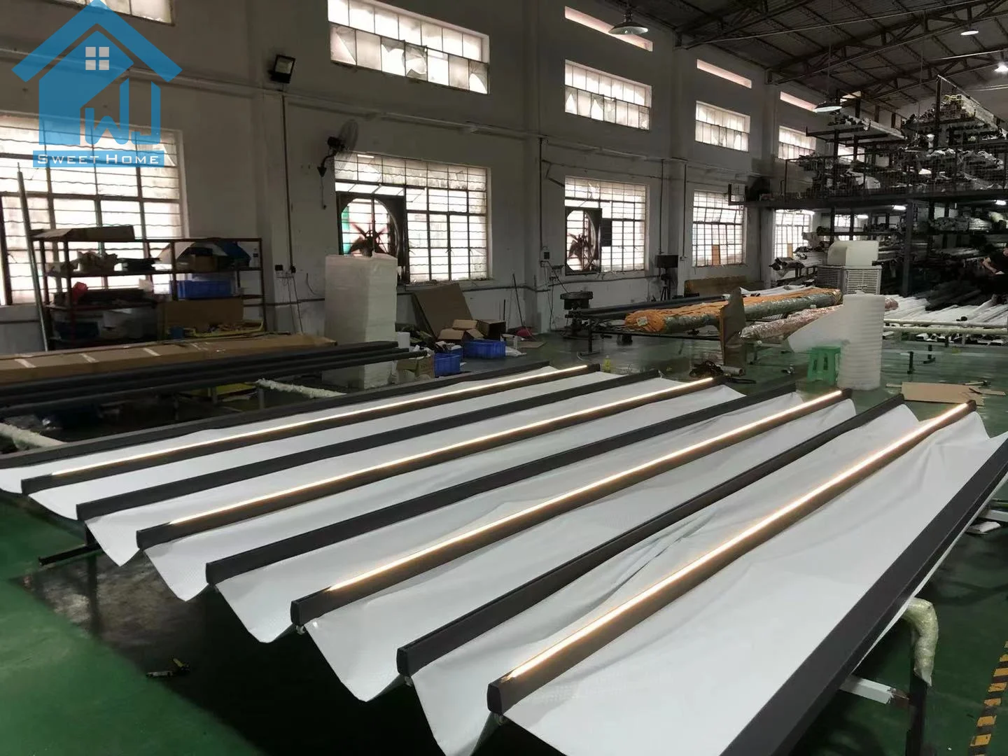 Factory direct sales are hot 270 degree  car motorhome  awning pergola electric awning