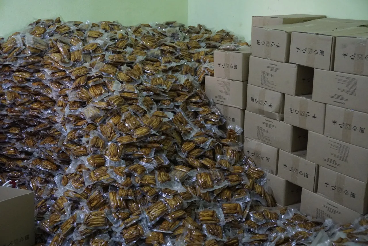 100% Organic Yellow Organic Newest Style Type Fruit Sweet Packaging Air Color Sweet Dried Banana With Vacuum Pack From Vietnam