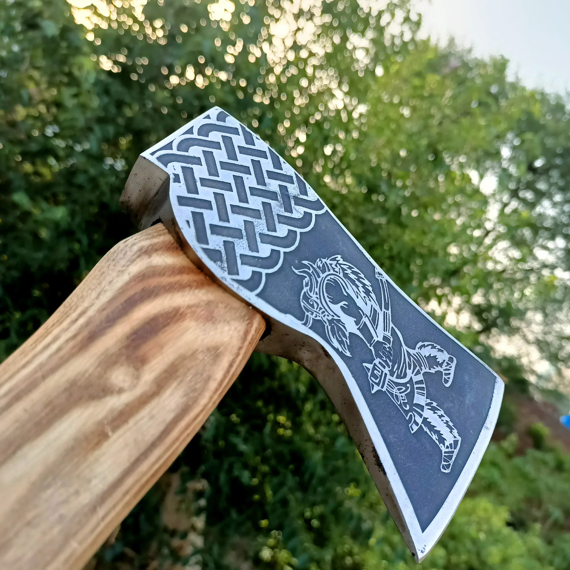 Топор викингов из углеродистой стали ручной работы на заказ Медный топор для выживания природе с деревянной ручкой оптовая продажа кожаным футляром