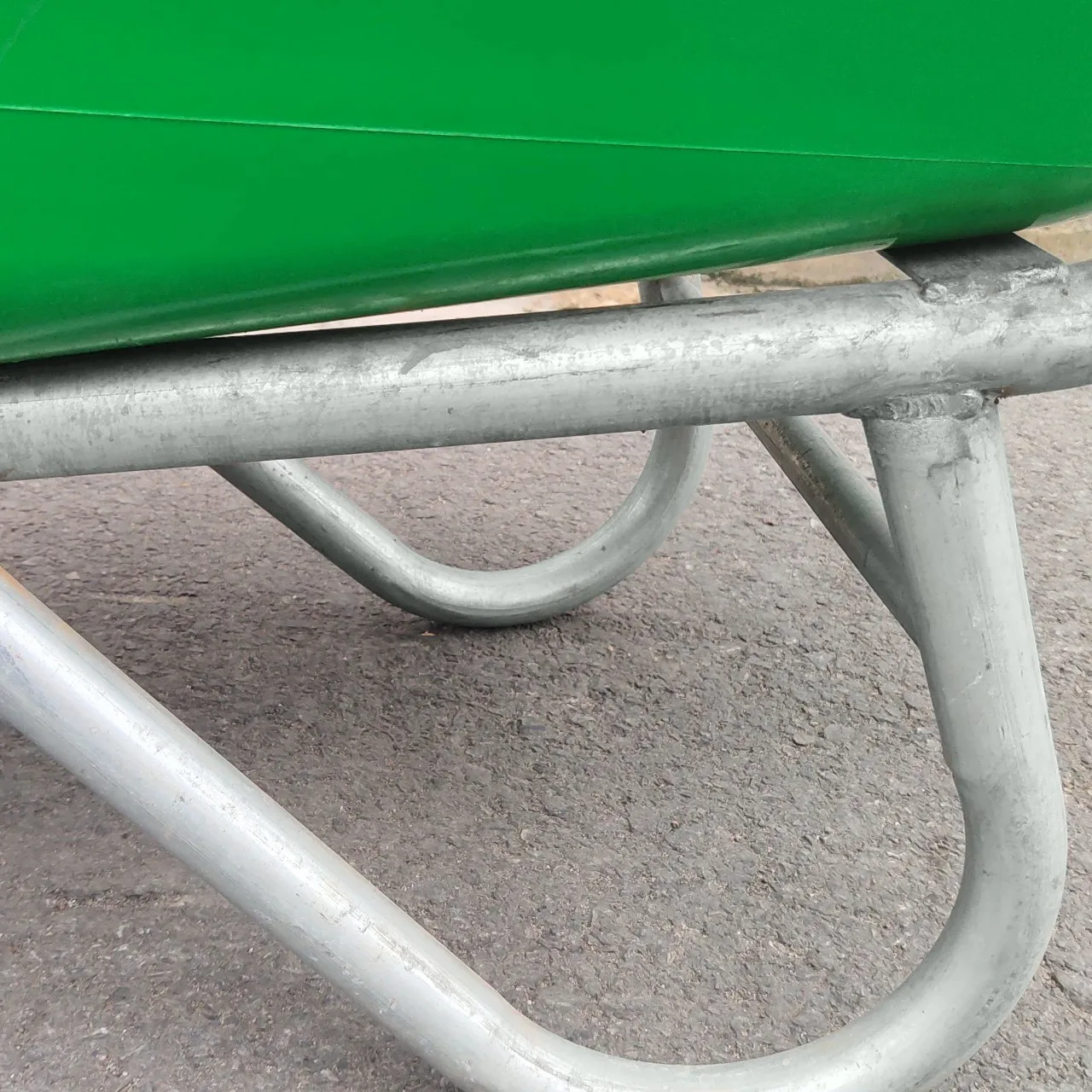 Pure Plastic Tray or Steel Tray Wheelbarrow Heavy Duty with Electric Engine Made in Vietnam Pneumatic Wheel or Solid 06 Months