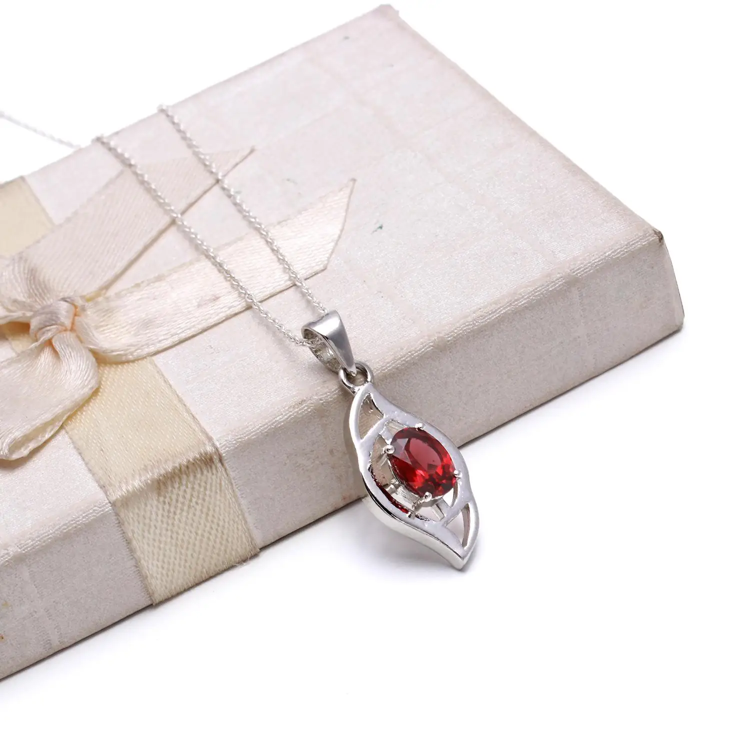 Wholesale Oval Birthstone Necklace with Natural Red Garnet Pendant Diamond Faceted Gemstone for Jewelry Making