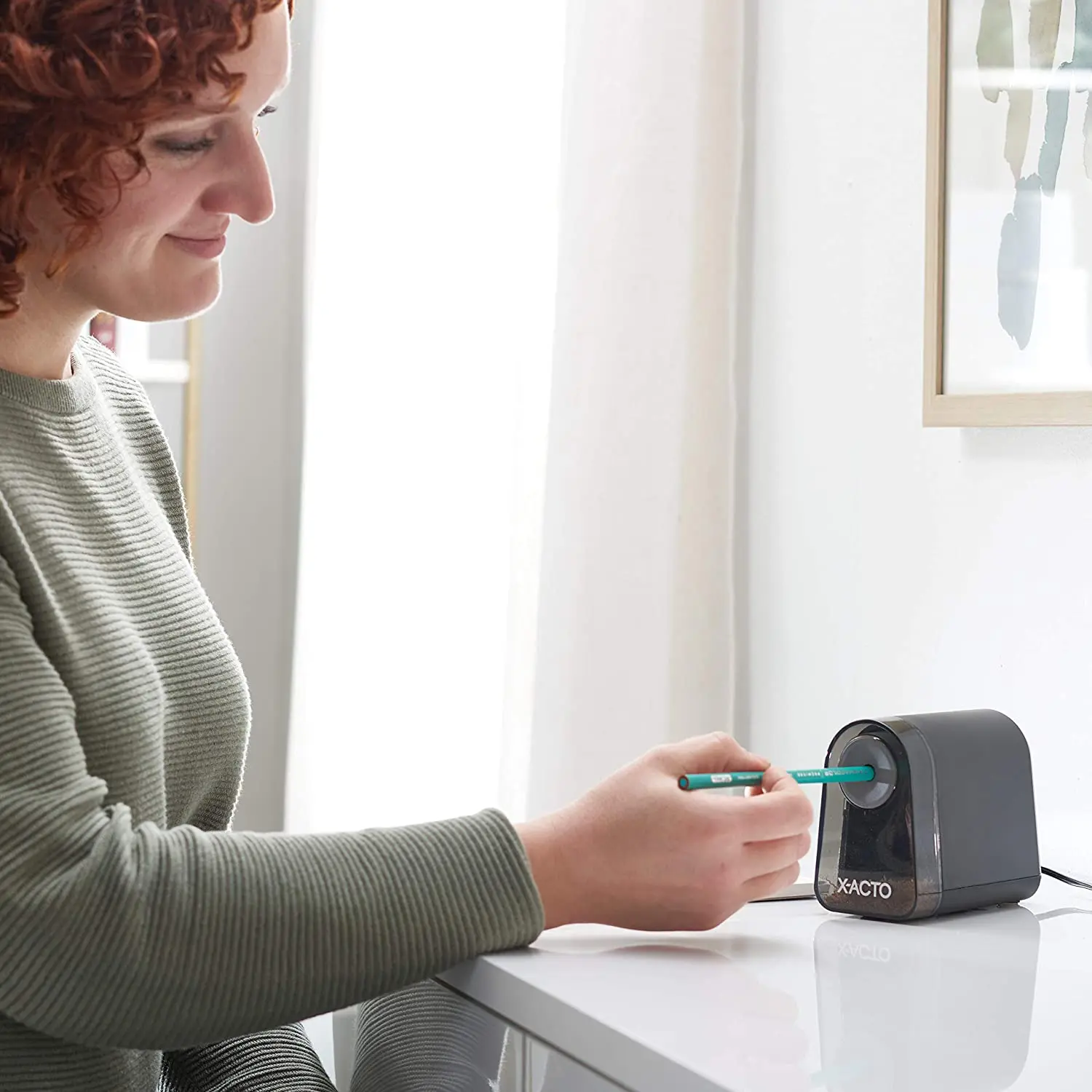 Electric Sharpener Unique Design With Pencil Saver feature prevents oversharpening, Black
