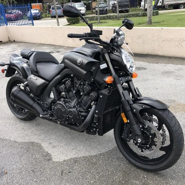 2019 Y a m a h a   VMAX