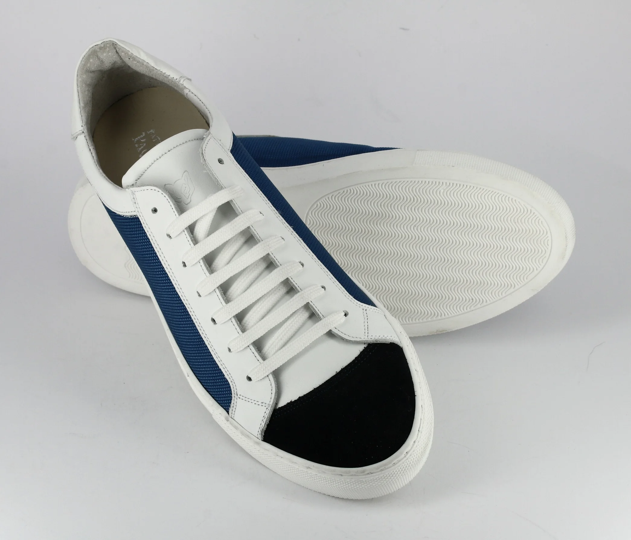 CLASSIC STYLE SNEAKERS WITH POLYESTER FABRIC APPLICATION