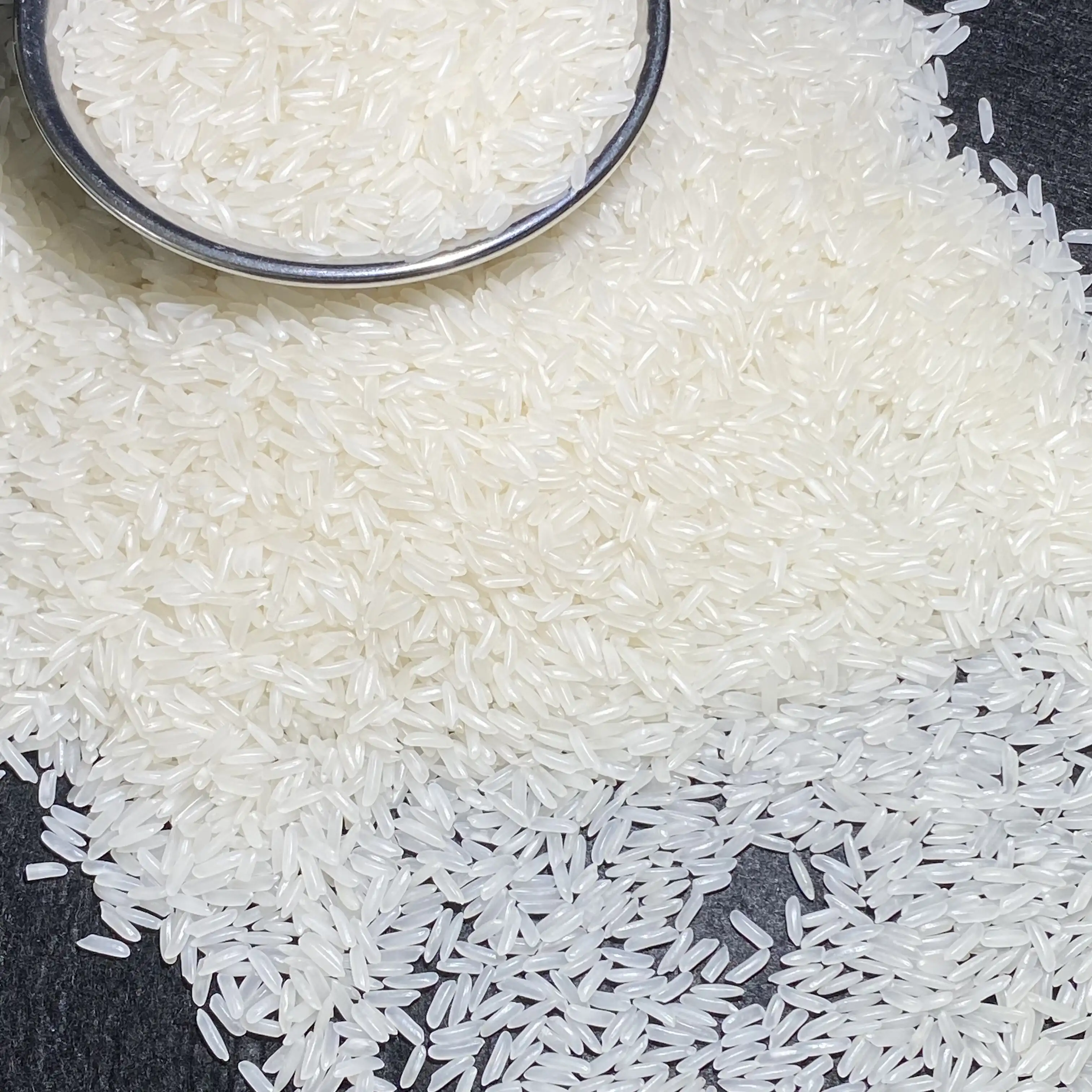 Лидер продаж ароматический рис с длинным зерном Экспортная продукция из Вьетнама