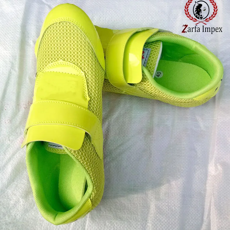 2021 New Fashion Breathable Non Slip Rubber Sole 2 Colors Men Taekwondo Shoes