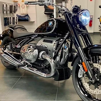 
BRAND NEW ORIGINAL 2021 B-M-W R 18 First Edition 