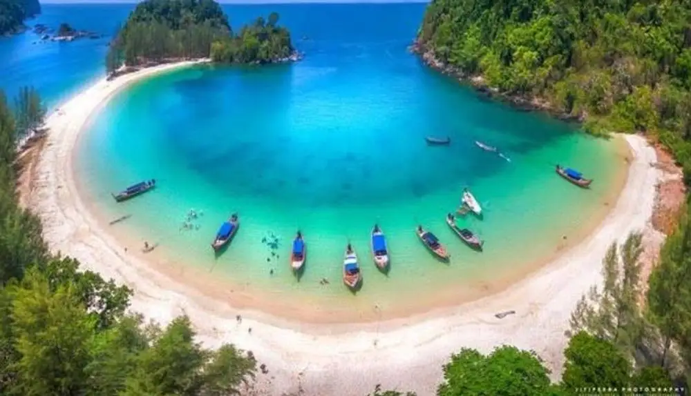 
Thailand Tour Traveller Packages Services Chiangmai Bangkok Phuket Pattaya Koh Phagan Fullmoon party Hotel VIP & Bagpaker Group 