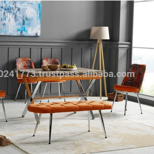 
 Раздвижной стол большого размера с хромированными ножками  