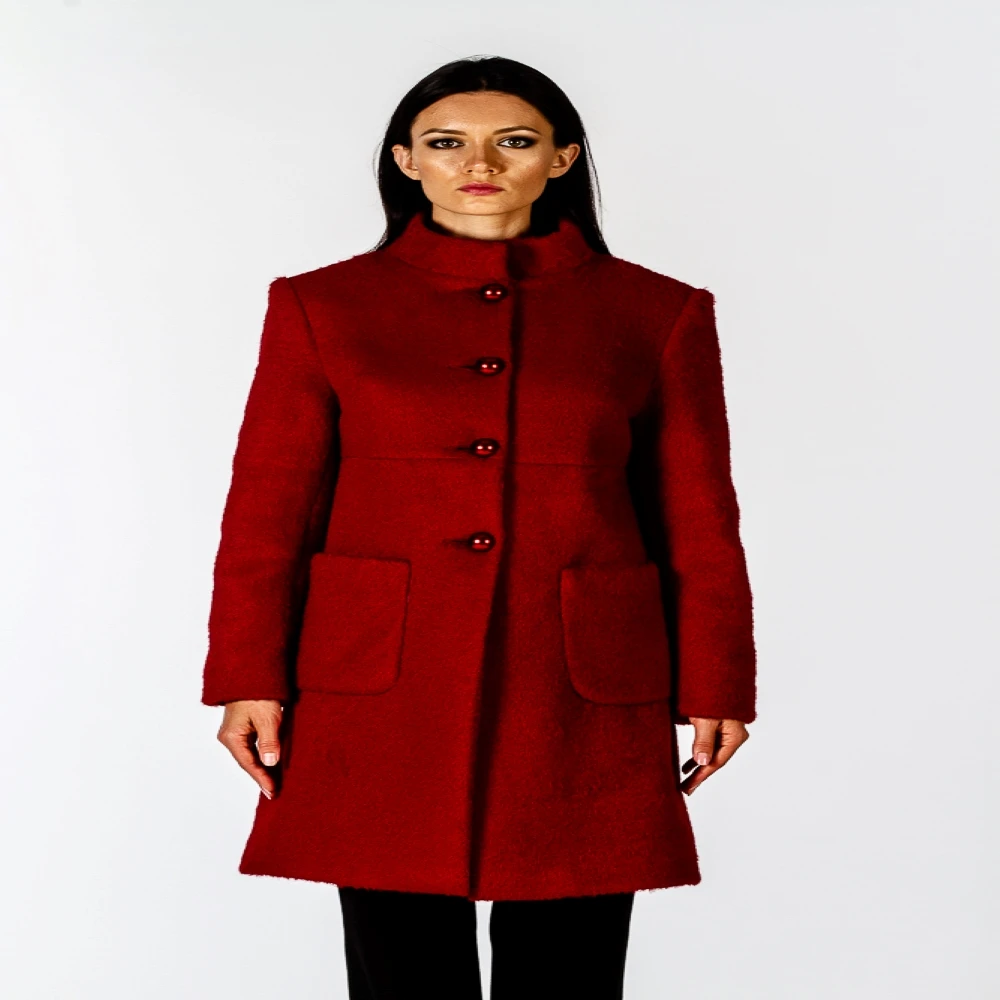High Quality Made in Italy Red Coat for Chic Women for Every Day
