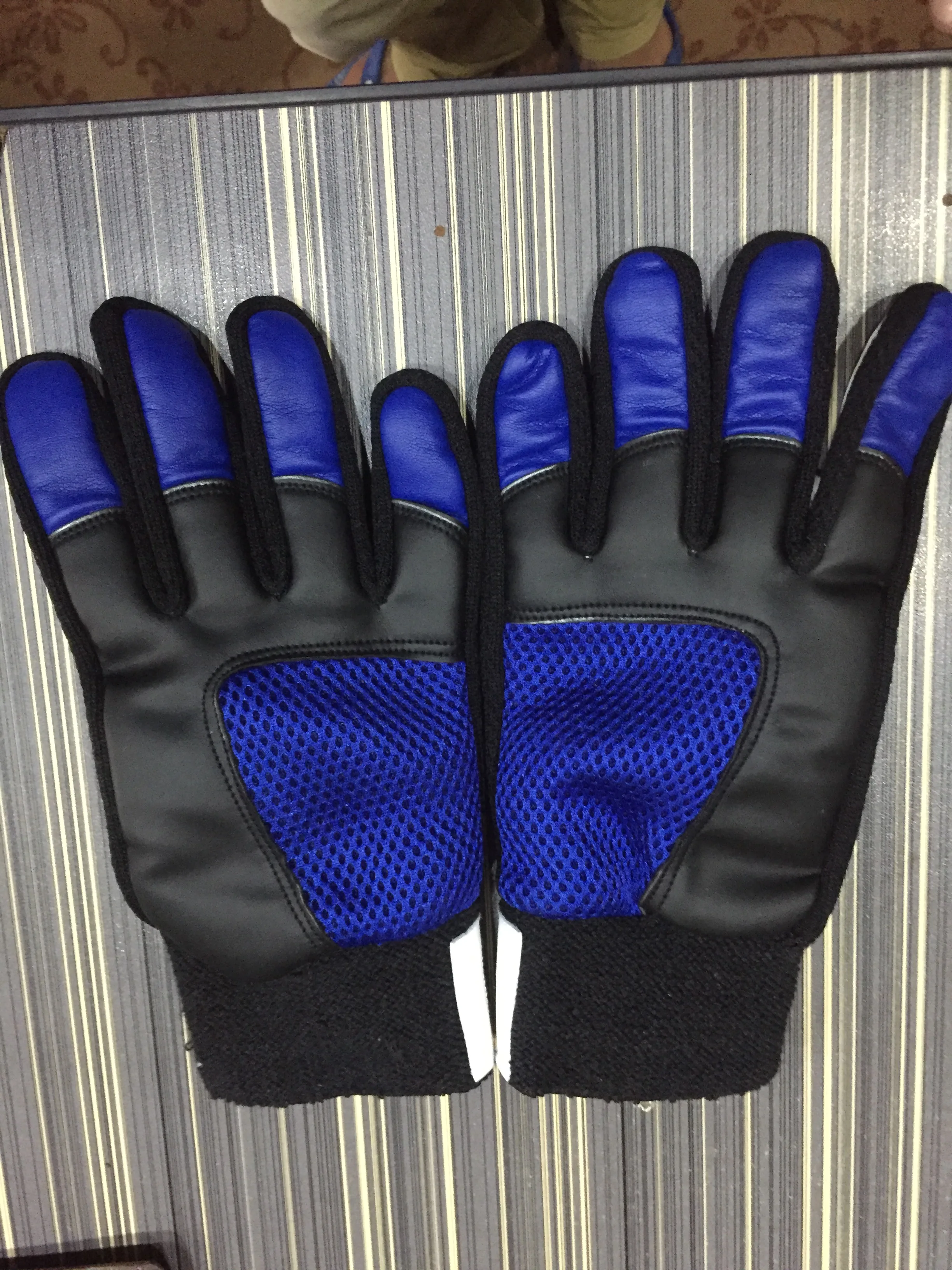 
Indoor Batting Gloves 