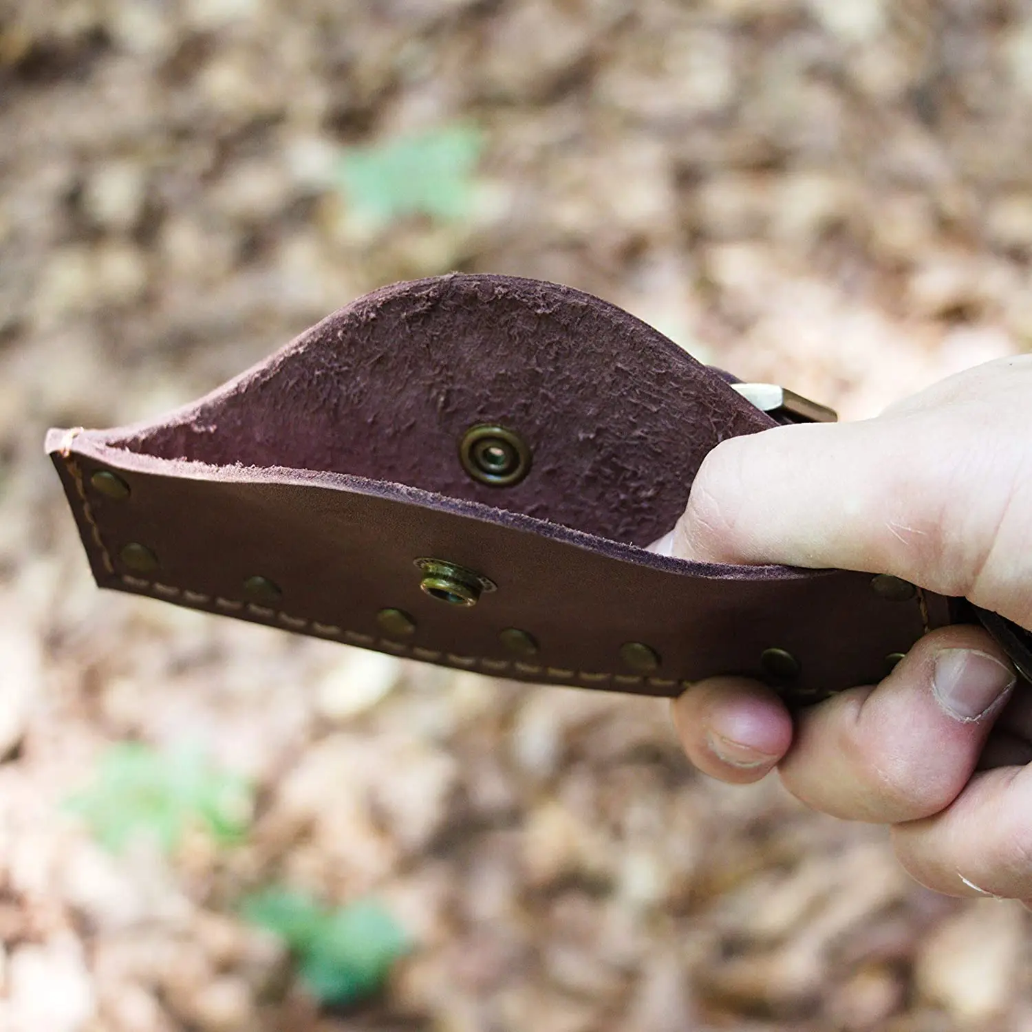 High quality wholesale handmade genuine Leather Axe head Sheath Adjustable For Outdoor Camping axe