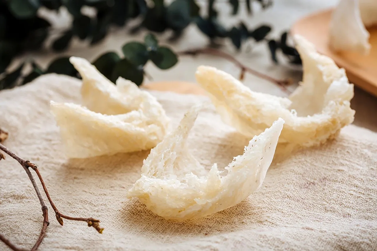 Recommended Bird Nest Anti-aging Skin Clean Natural Bird Nests Come with Plastic Box Of 100 Gram - Physicians Choice