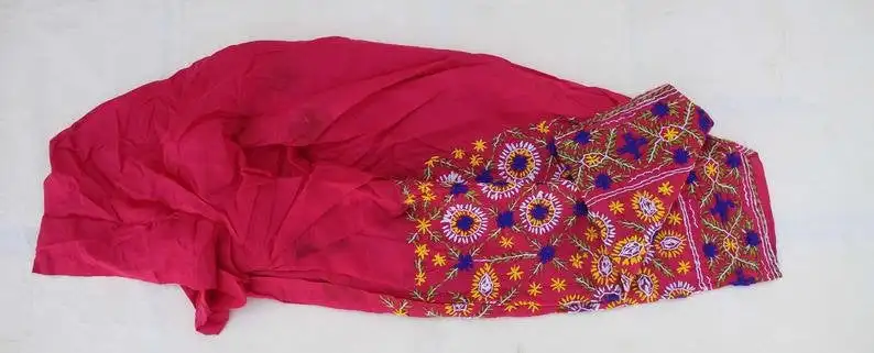  Женские брюки Phulkari с ручной вышивкой